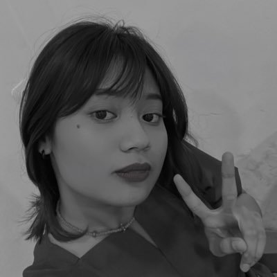 farfetch___'s profile picture. alive or just breathing?