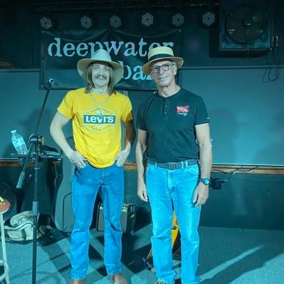 TimSpears086199's profile picture. Marine | stockbroker | commercial real estate | bar owner | married