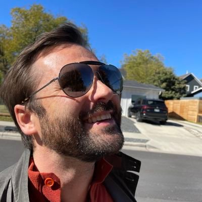 Stock Trader, Robot Overlord, Husband, Father. Lover of Pugs, Insight, Sincerity, Beatific Vision. Maker of Meat, Music, Mayhem.
'Play hard & floor it.' -SRV