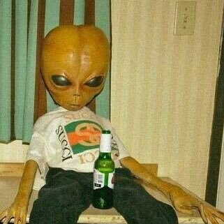Need more cash to splash on ass Crypto trader(Gambler/Degenerate/Solana Retard)👽 Sometimes I post bullshit sometimes I bullpost