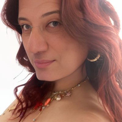 dudukarepantul's profile picture. kişisel gelişim uzmanı.Akıl hocası. megaloman. antidepresan bağımlısı. diş tamircisi. part time zorba.