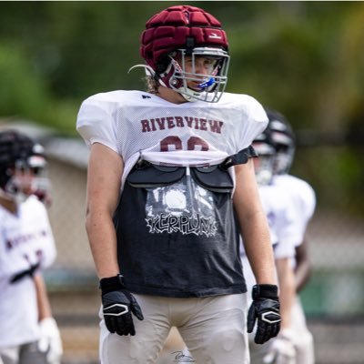 6,3/265lbs/Offensive Lineman/Riverview HS/2026/#941/275 bench 405 squat/813-638-3799/Luke061907@icloud.com/NCAA ID# 2506634759
