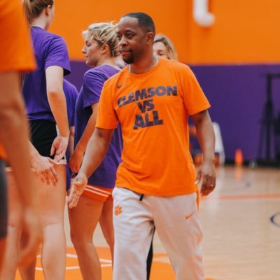 Clemson WBB Associate Head Coach 🏀 FAMU Alum 🐍 🐍🐍 #EvolveOrBExtinct