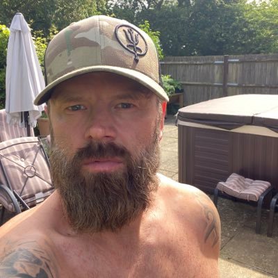 EssexTpt's profile picture. “ I am me and you are you and we are ALL together.” - A Scot living in England - No DM’s thank you… Para Sigs - Airborne