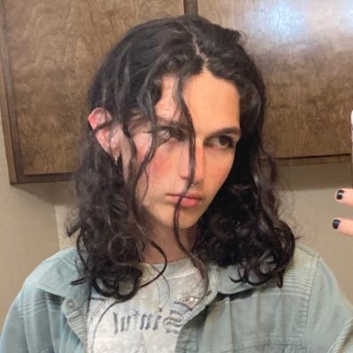 we live inside of a dream | 19 | they/she/he | priv: @opal777666