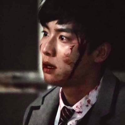 I am Sung Yo-han and I am not a doctor just a teenager trying to live a normal life
