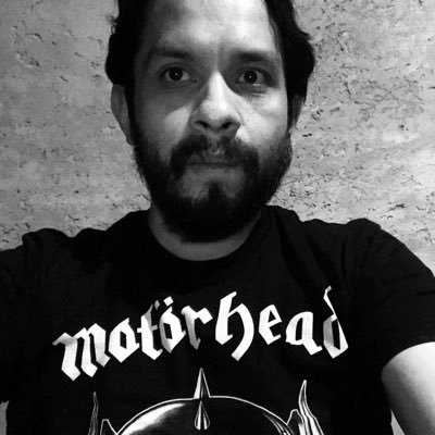 Melómano, roquero, médico, pambolero, cruzazulino de cepa, fanático de la NFL, pareja de mi Angie, chila-killer, sarcástico, desmadroso, #HappinessIsAWarmGun