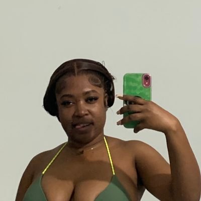 rheakimone's profile picture. Ten out a ten✨