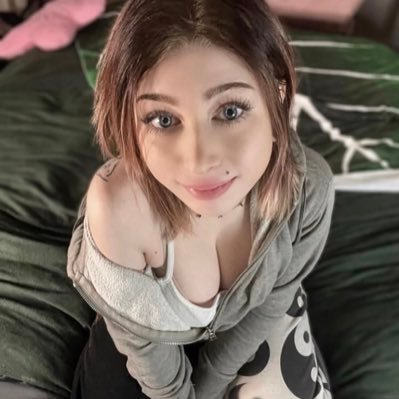 lucy34157's profile picture. 