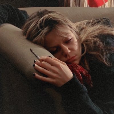 probablemente estoy leyendo con un vinito o durmiendo; adopté a la gangsey y mis vecinos son la batfamily.
⭒ 슈퍼주니어 ⭒
🌿 ⿻ she/her.
— my no-twin: @ugharufck
