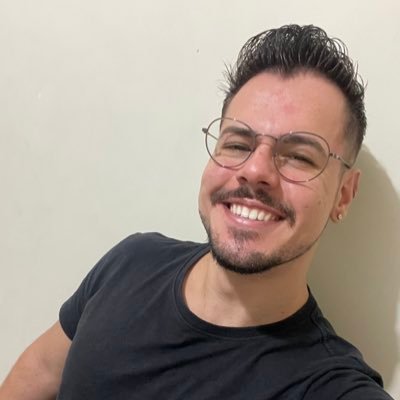 🎂 27y | Capixaba | Estudante de nutrição e biscoiteiro nas horas vagas | Organizado em meio o caos