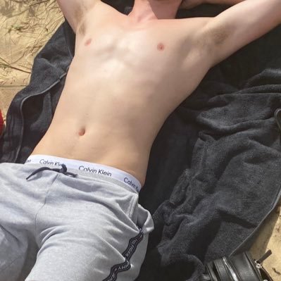 hntrsnudes's profile picture. gay 😵‍💫 nudist sub dm open