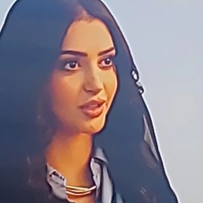 محامية استشارية احب العدل والانصاف والمركزية في كل شيء ، اهوى الشعر