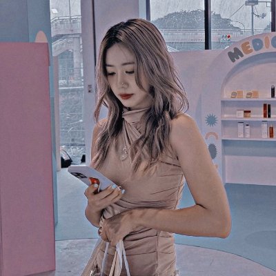 MilllerConner's profile picture. Current mood: Ocean waves & good vibes.