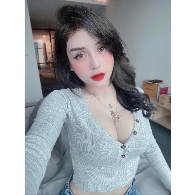 Le381155Le's profile picture. 