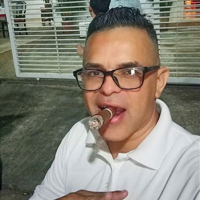 🗣️🎤📻⚽RELATO FÚTBOL
Lic Comunicación UCV🇻🇪Locutor 25 635. Especialista en fútbol! DIOS ES TODO!