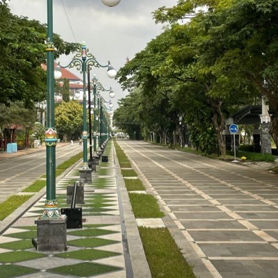 mememe7000's profile picture. 