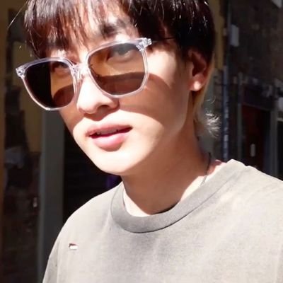 HYUKJAE: I'll become a small vase and protect your flower forever 🌙 Annie & Byeolnim ★