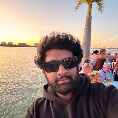 blurflies's profile picture. AI innovator 📺