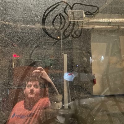 kvnbwrs's profile picture. dancing between the raindrops