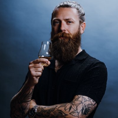 Leadership Tips & Whiskey Sips | Investing in leaders and toasting to them along the way | Software Engineering executive and bourbon enthusiast | Cheers! 🥃
