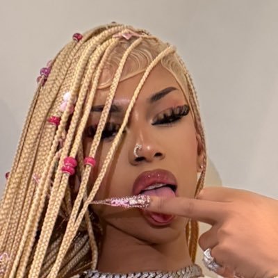 20yo✨ black, Egyptian, and white🇪🇬🇺🇸 Verse ⬆️⬇️ Single ✨$50 FaceTime show ✨https://t.co/KzMFEsn9h1 ✨* I respond quick on my onlyfans* ⬇️