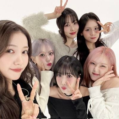 Buddy 💙 Na.V 💜Velyn ❤ LUVU 🌸
#GFRIEND #SOWON #YERIN #EUNHA #YUJU #SINB #UMJI
#SEVENTEEN #TXT #BTS
Nunca es tarde para empezar a construir recuerdos felices🪐