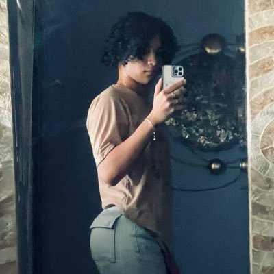 Alexand63476325's profile picture. 