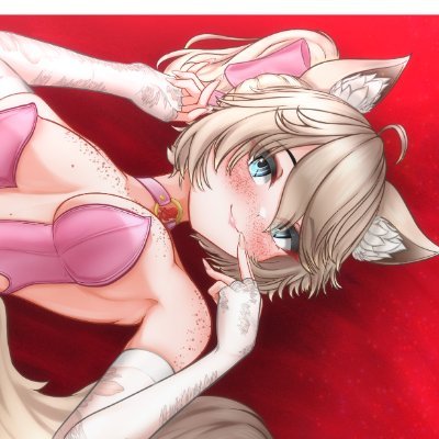 Twitch Partner | golden fox #vtuber, variety streamer and VR casual. 3D modeler. i hope you enjoy the things i say or do ;w; *not a mouse*