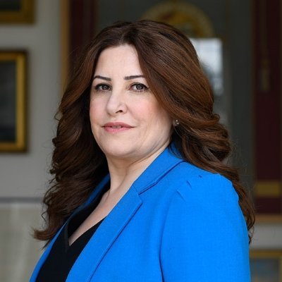 Ben Sayın Yücel Azara, Türkiye İş Bankası'nda Banka Memuru olarak çalışıyorum.