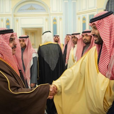 فَأَمَّا الزَّبَدُ فَيَذْهَبُ جُفَاءً وَأَمَّا مَا يَنْفَعُ النَّاسَ فَيَمْكُثُ فِي الْأَرْضِ