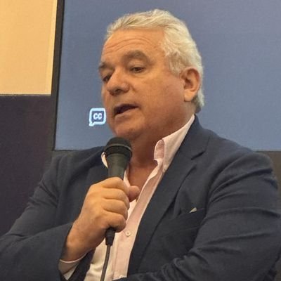 Especialista en Políticas Tecnológicas y Desarrollo Productivo. Preocupado por mi país y su entorno. Amiguero.