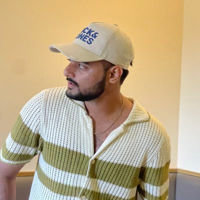 yashpwr's profile picture. I Would Love to change the world, But they won't give me the SOURCE CODE 😅
