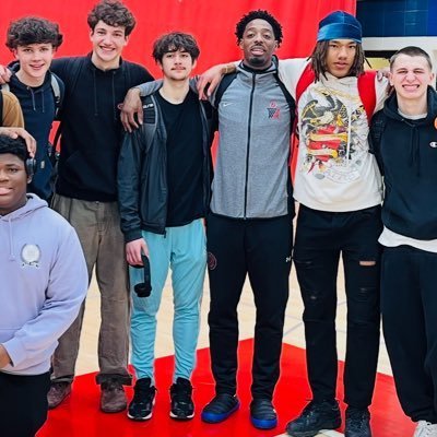 coachRobinsonWl's profile picture. Backup account 

Varsity Head coach @greyhoundsmbb