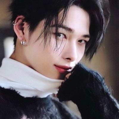 disyembre_siyam's profile picture. Unreachable and unpredictable