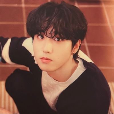 namodos3rachas's profile picture. eu e o hannie assistindo nana                                                                    ele/dele