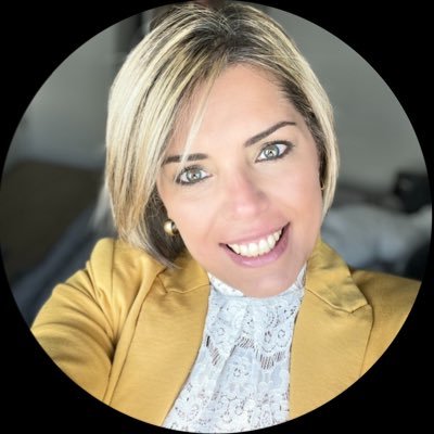 Feliz y positiva😁 Periodista 📰 por convicción y no por conveniencia. Enamorada de las RRSS 📲 En instagram 💬 @karanguibel Escribiendo 📝 mi vida