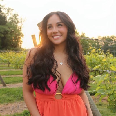 isabellag0502's profile picture. boy mom