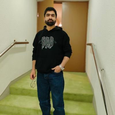 DaniiDanish1's profile picture. Nothing new✌
Anantnag 🔁 Srinagar