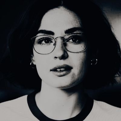 seymagltsry's profile picture. Cesaretiyle Yaşayamayan Esaretiyle Ölür 
#Hedef26 @GalatasaraySK
💛❤️