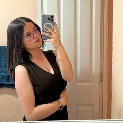 gabypaz_18's profile picture. 