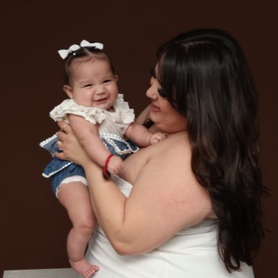 shanellerd21's profile picture. she flies with her own wings