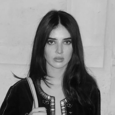 chmpgnsoshalist's profile picture. hyper-postmodern anti-postmodernist.