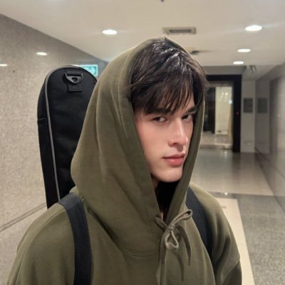 kcor_alb's profile picture. อ่านว่า “คุณหนูกวิน” เอาไว้ฟิน JossGawin (*˙˘˙)♡🐻🐧 เป็นแมี่ยกวิน 😝 80% / 20%