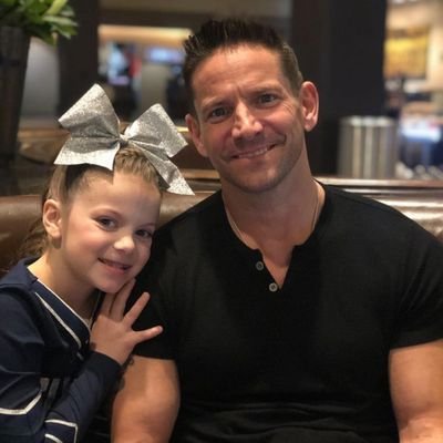 lore16304's profile picture. 