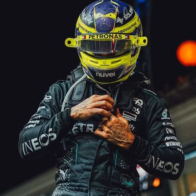 FSkyyes's profile picture. 