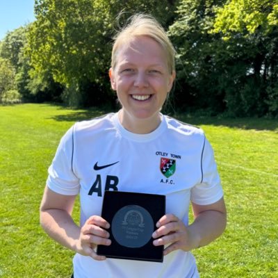 Don't assume you know my whole story just because you read the summary. Proud to support @beethediff_ 🐝 UEFA qualified football coach ⚽️