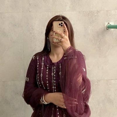 sandeela68's profile picture. 