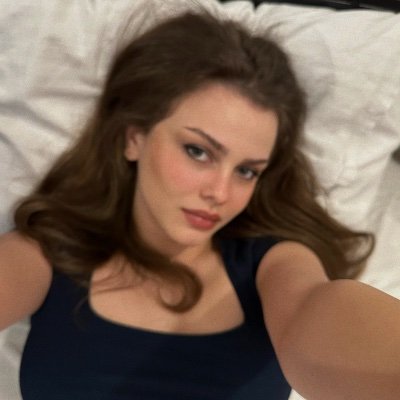 Ayseceperrr's profile picture. IG: ayseceperr