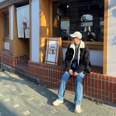 0xshuneth's profile picture. 偶爾向老師們偷學兩招｜最好的投資，是投資你自己 🤝